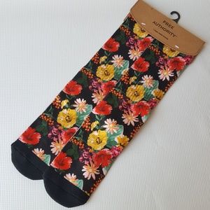 Free Authority Bioworld Black Crew Socks Sz.10-13